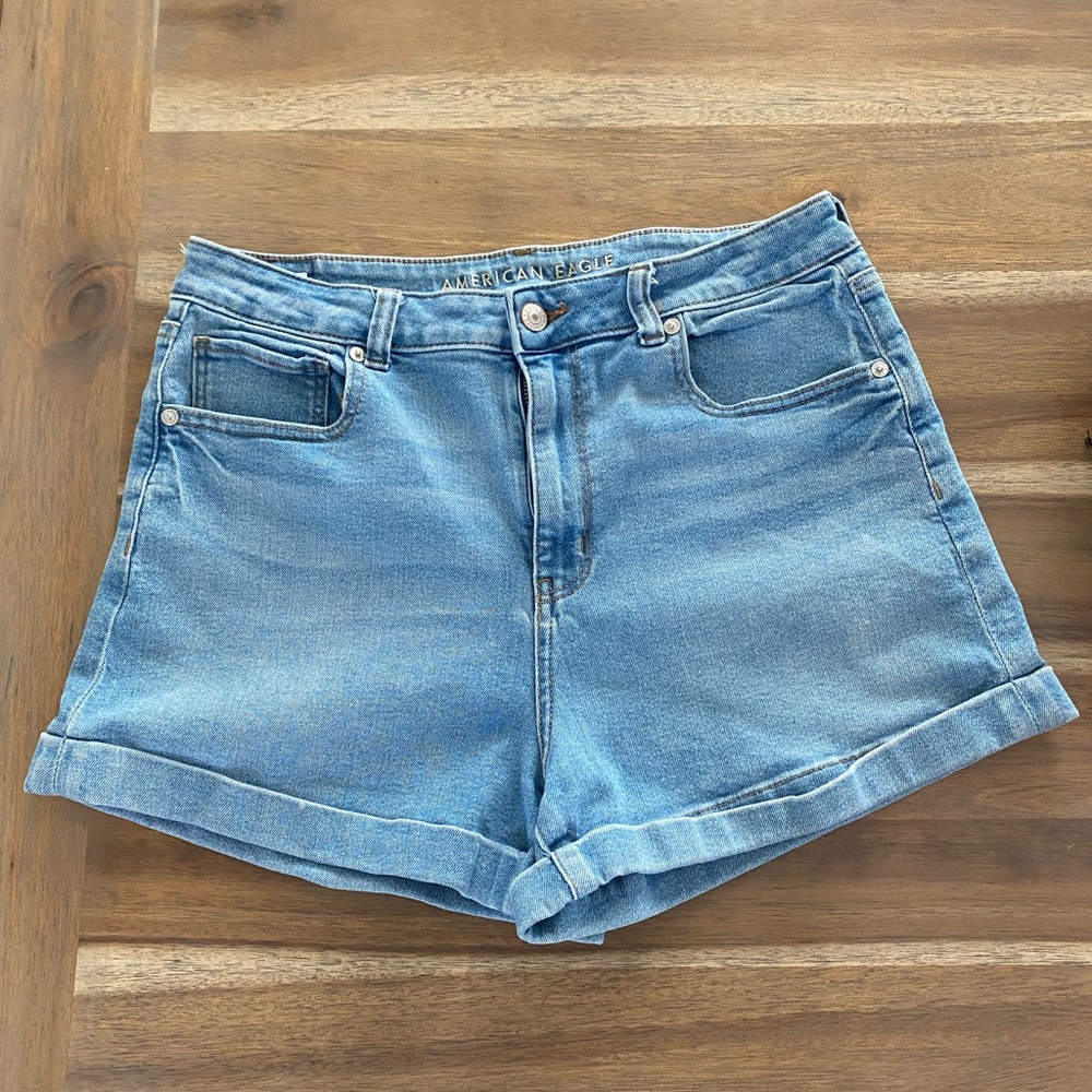 Denim American Eagle Mom Short Size 10